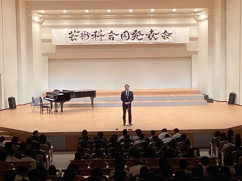 R7geijyutuphotoo (1).jpg